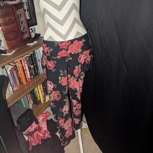 0 Torrid Red Floral leggings, with lace and strappy detail, GUC